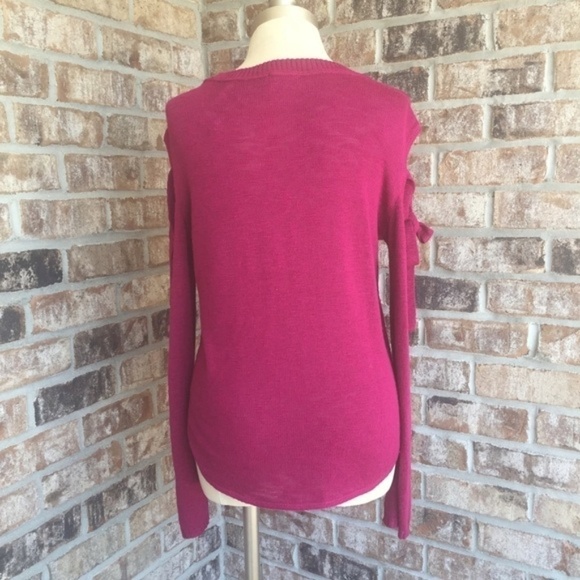 NWT Express Cold Shoulder Hi-lo Long Sleeves Top - Picture 3 of 6